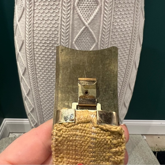 Vintage Stretch Gold belt. Articulated fish scale pattern hold metal flower belt - Picture 7 of 10